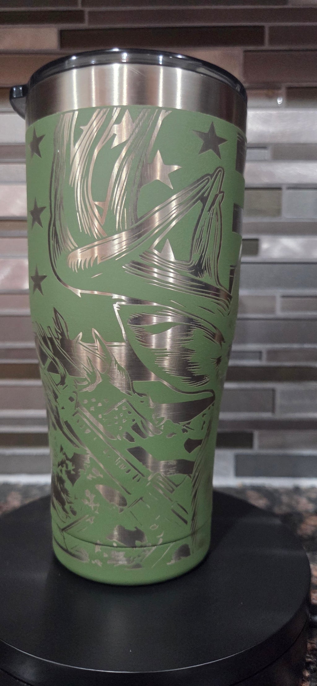 Two 3s Hunt Line – Liberty Rack Patriotic Whitetail Full Wrap 20oz Tumbler