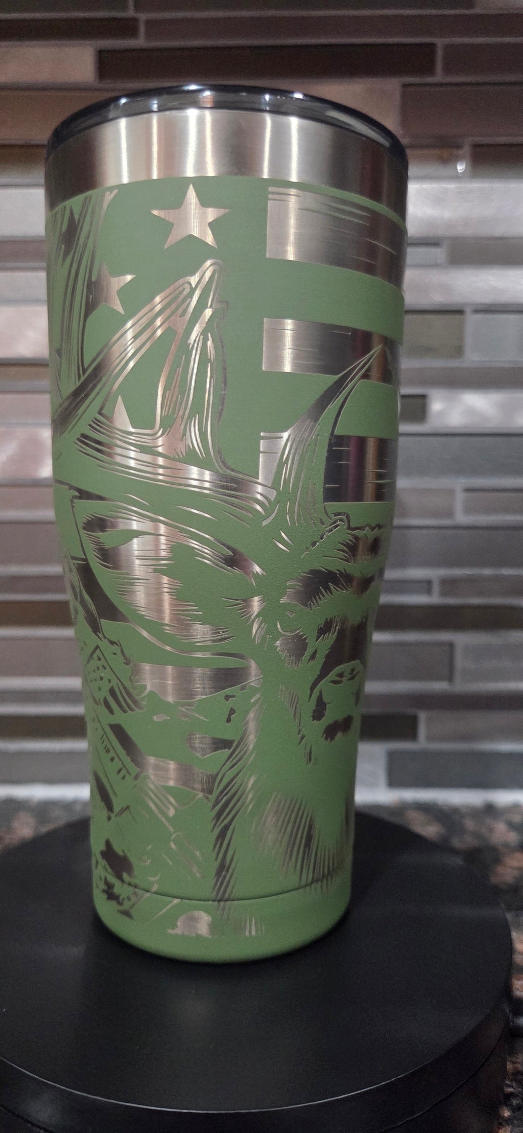 Two 3s Hunt Line – Liberty Rack Patriotic Whitetail Full Wrap 20oz Tumbler