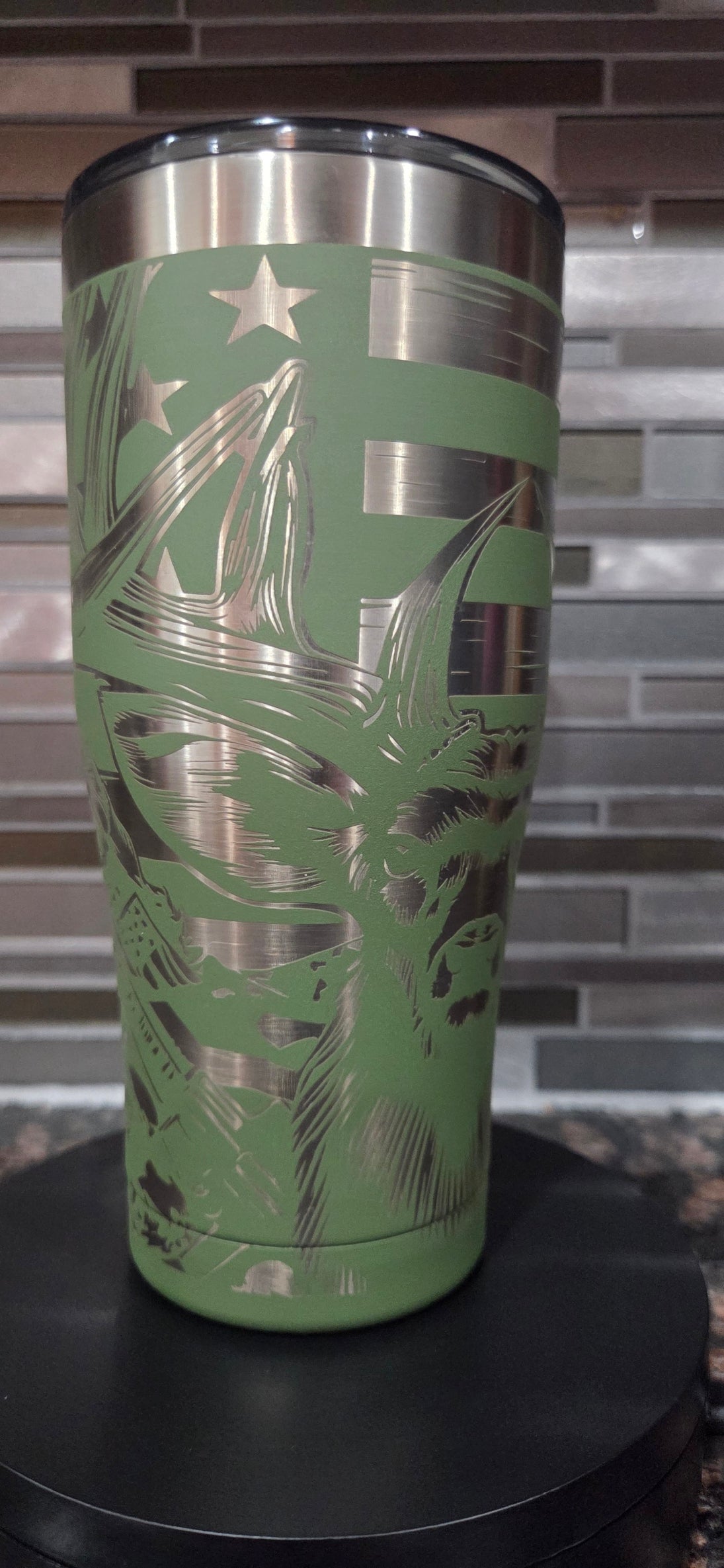 Two 3s Hunt Line – Liberty Rack Patriotic Whitetail Full Wrap 20oz Tumbler