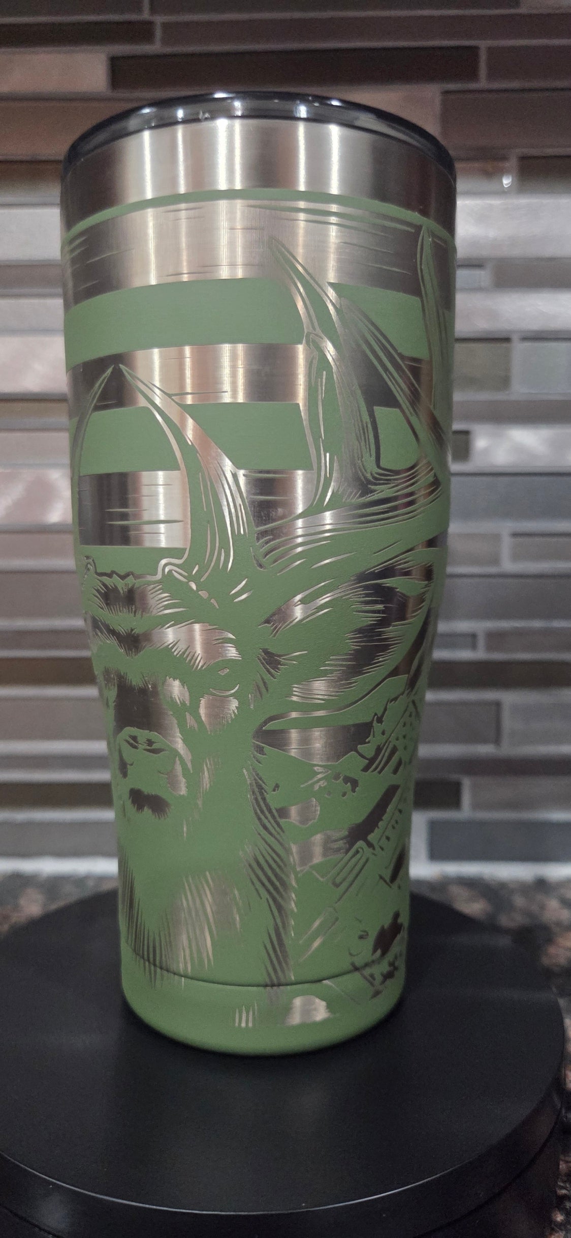 Two 3s Hunt Line – Liberty Rack Patriotic Whitetail Full Wrap 20oz Tumbler