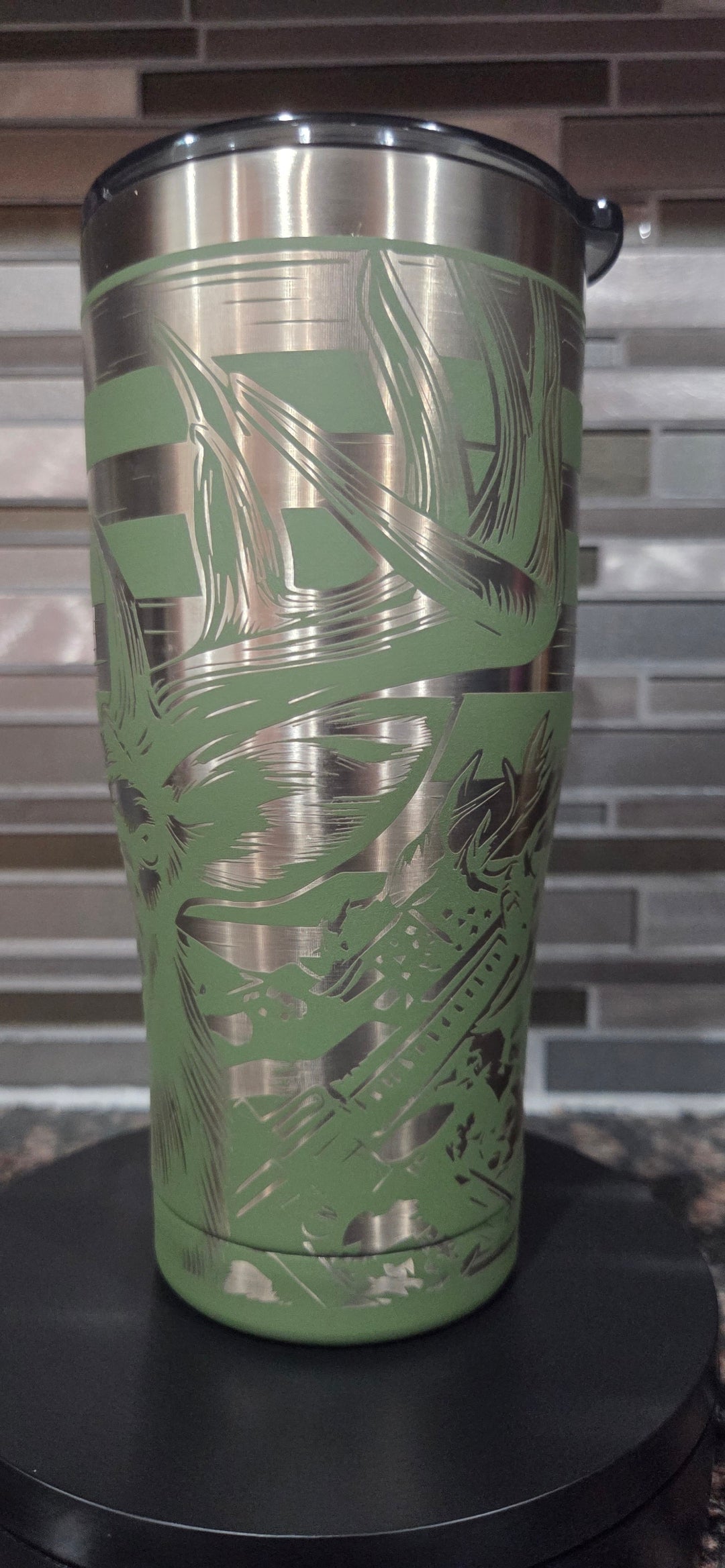 Two 3s Hunt Line – Liberty Rack Patriotic Whitetail Full Wrap 20oz Tumbler