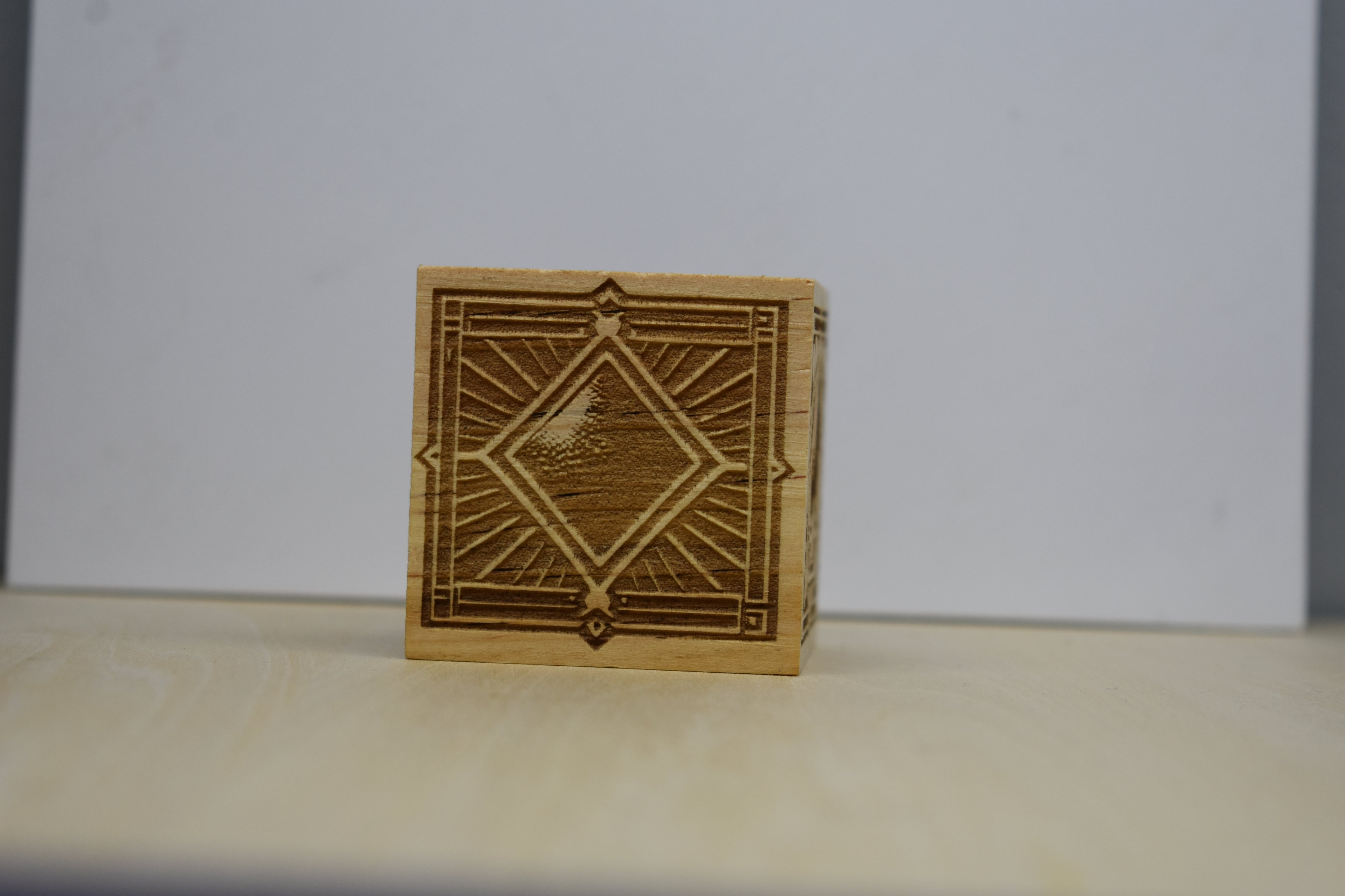 🂡 Art Deco Euchre Cube – 1920s Card Room Edition